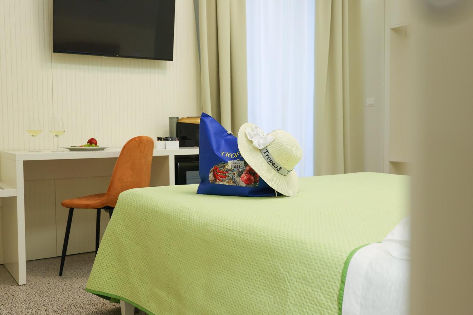 Nazzari B&B Тропеа Екстериор снимка