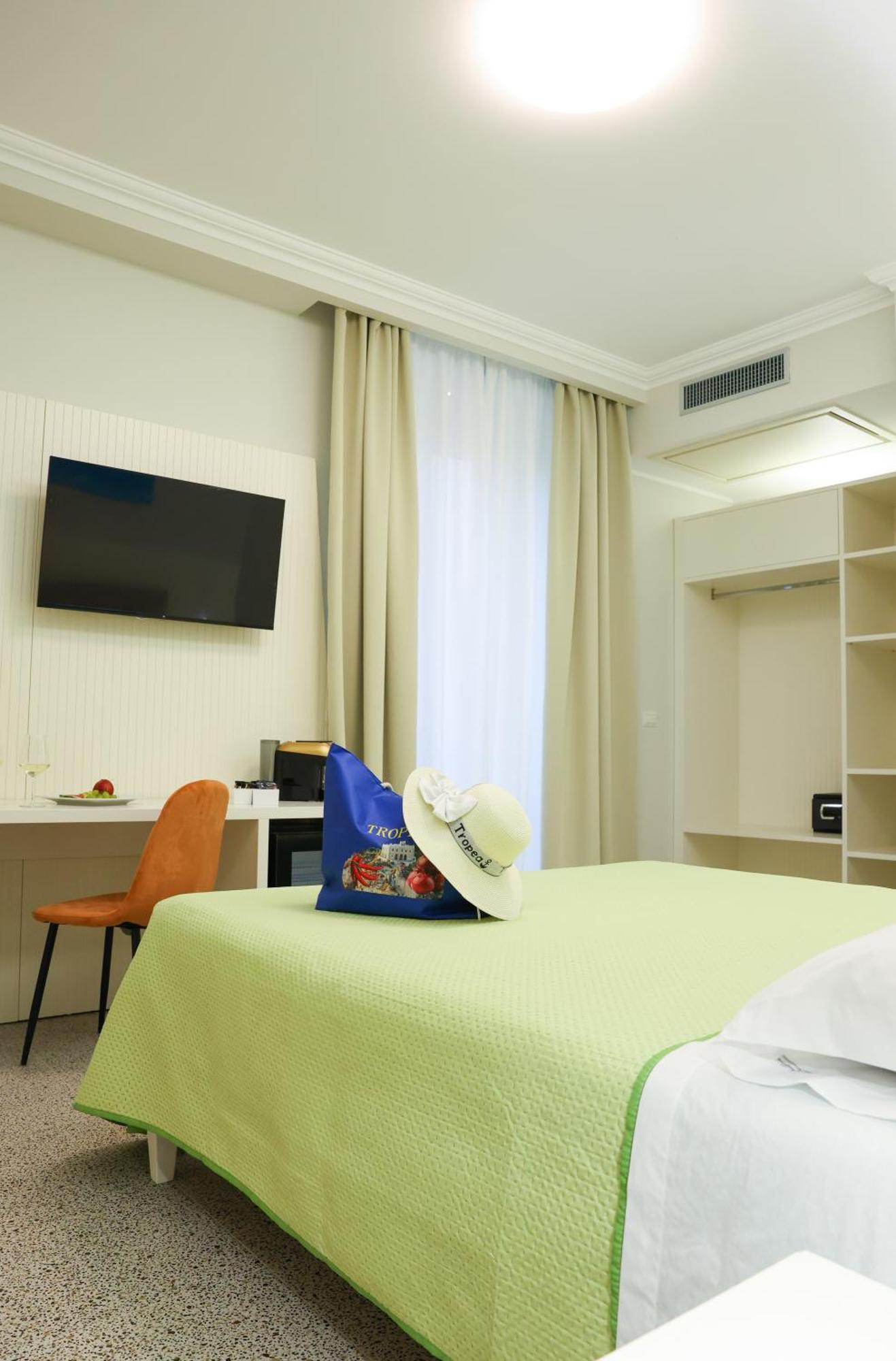 Nazzari B&B Тропеа Екстериор снимка