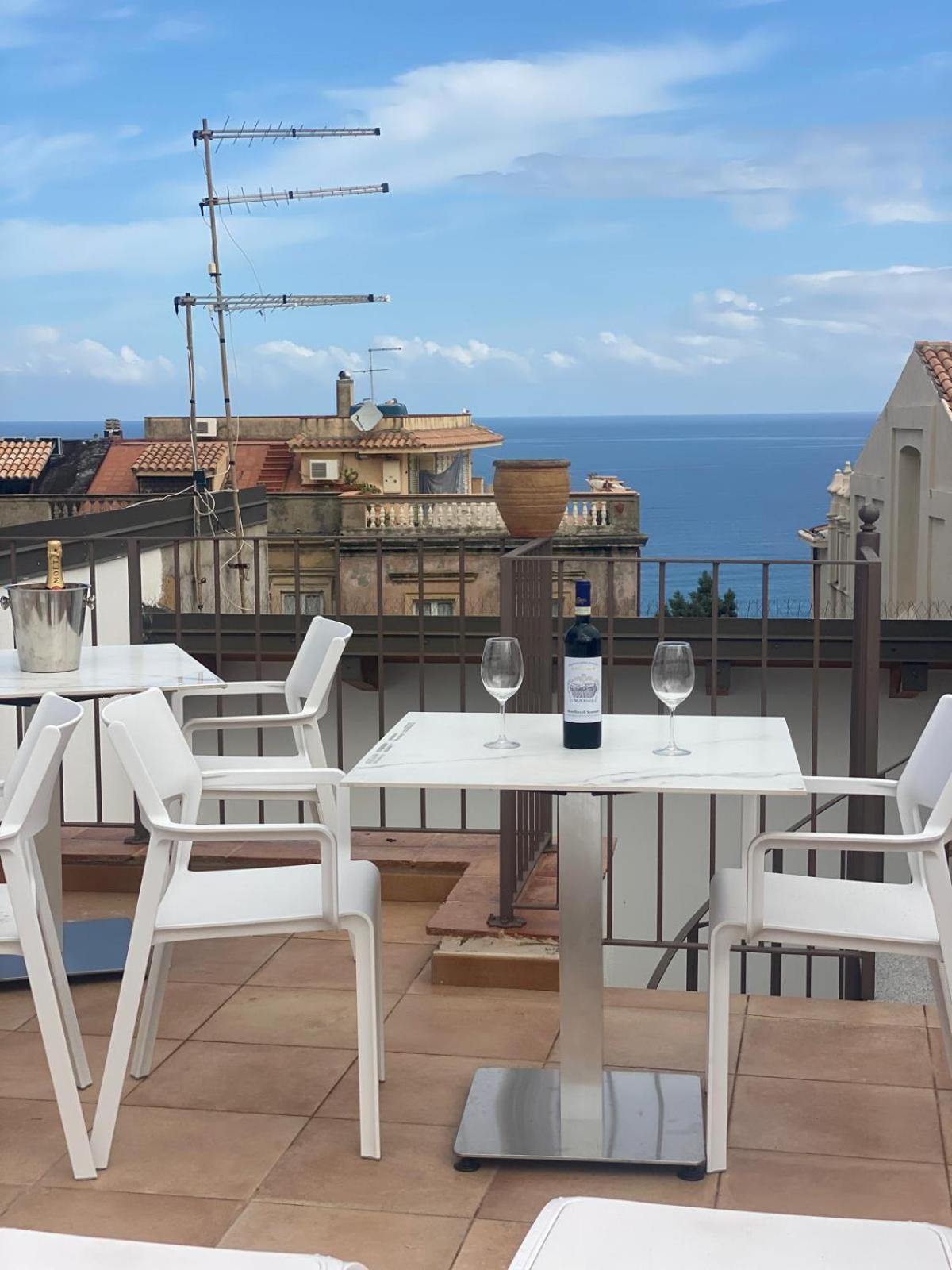 Nazzari B&B Тропеа Екстериор снимка