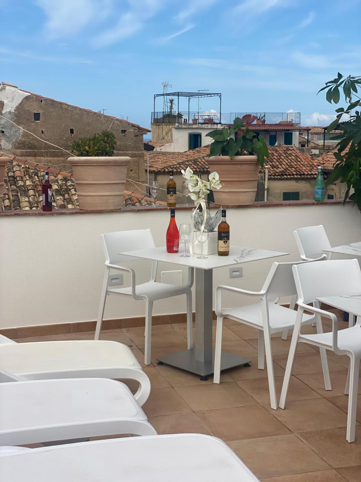 Nazzari B&B Тропеа Екстериор снимка